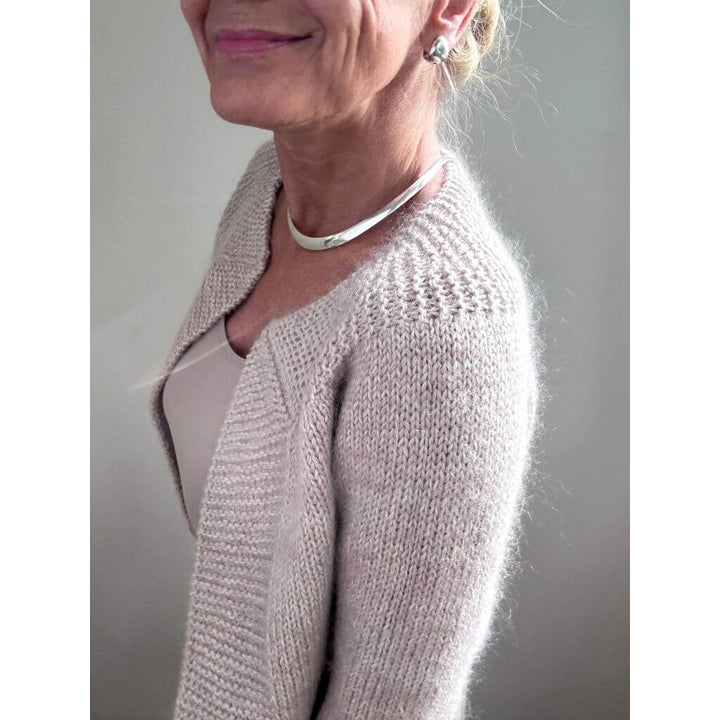 Hinterm Stein Pattern Strickjacke Turn around the Corner Strickanleitung - Hinterm Stein (PDF) bei bei bei bei Lieblingsgarn