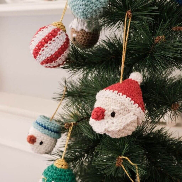 Hoooked DIY Häkelset Weihnachtskugeln Wonderland bei bei bei bei Lieblingsgarn
