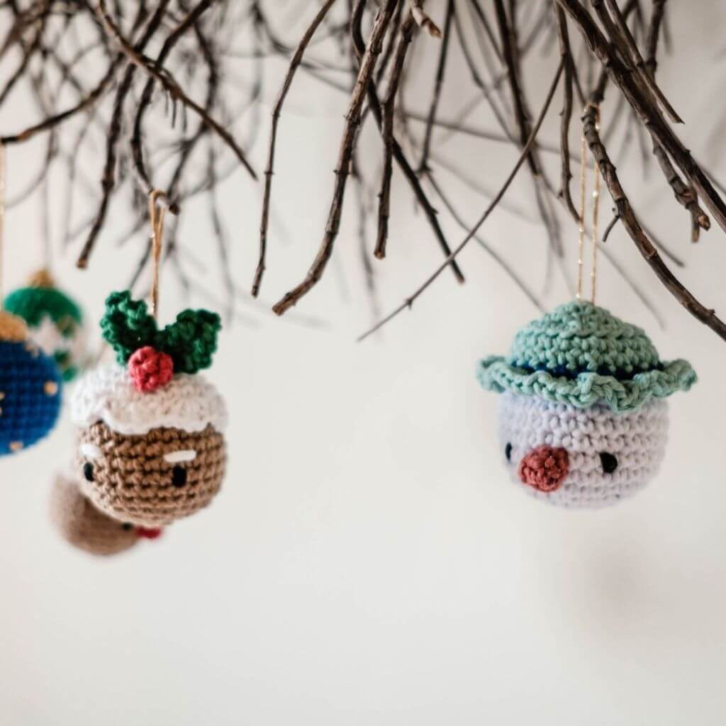 Hoooked DIY Häkelset Weihnachtskugeln Wonderland bei bei bei bei Lieblingsgarn