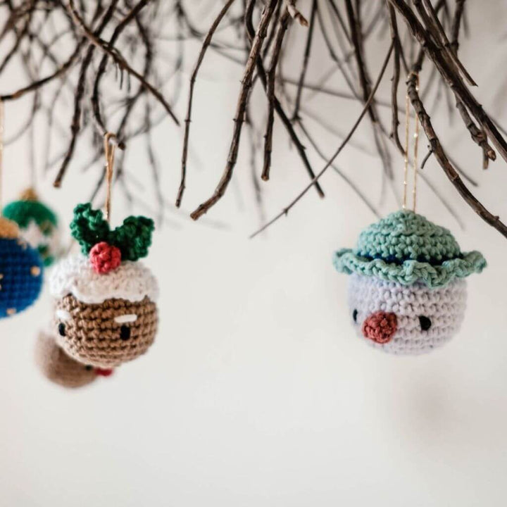 Hoooked DIY Häkelset Weihnachtskugeln Wonderland bei bei bei bei Lieblingsgarn