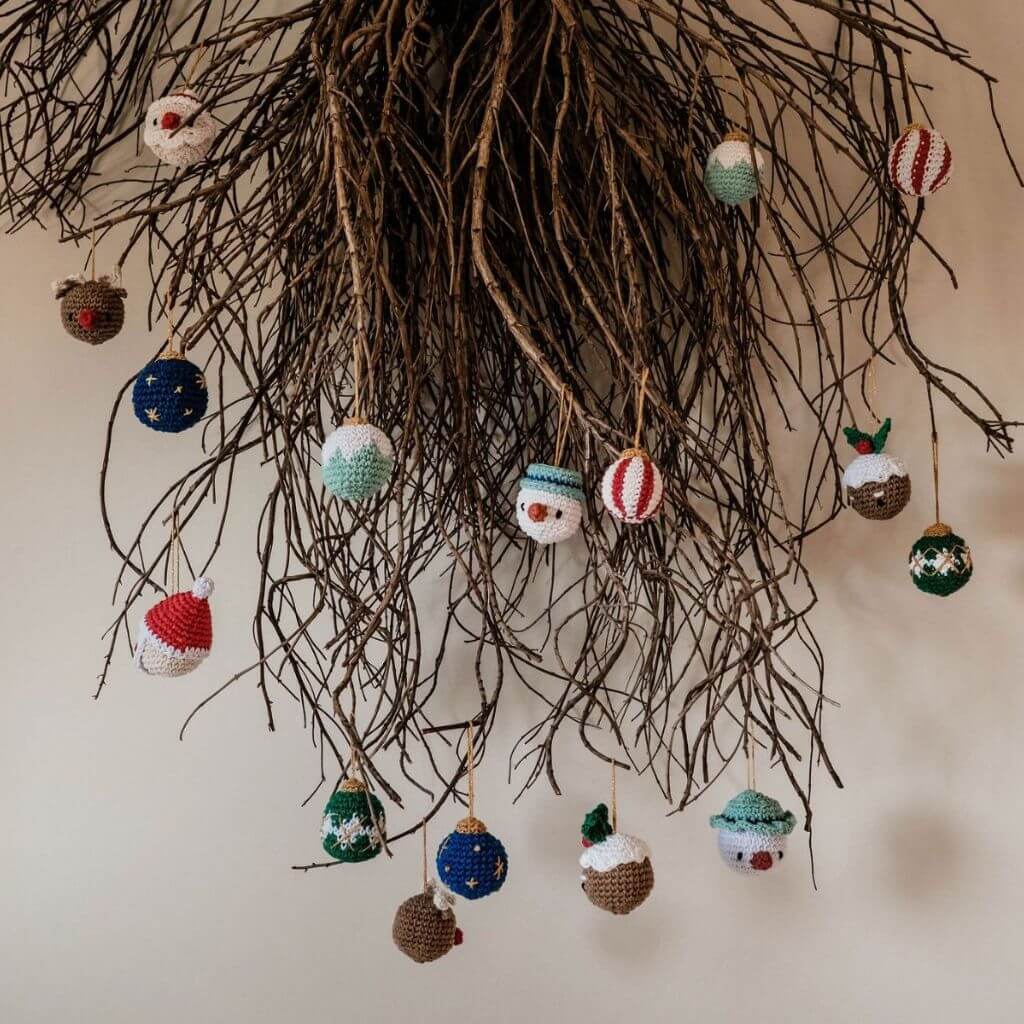 Hoooked DIY Häkelset Weihnachtskugeln Wonderland bei bei bei bei Lieblingsgarn