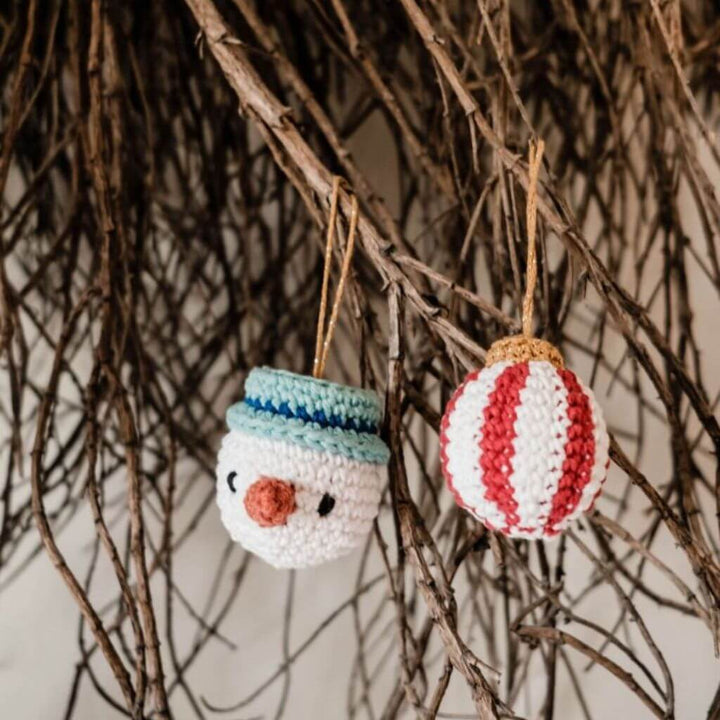 Hoooked DIY Häkelset Weihnachtskugeln Wonderland bei bei bei bei Lieblingsgarn