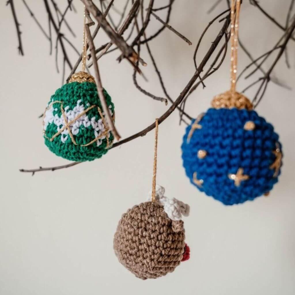Hoooked DIY Häkelset Weihnachtskugeln Wonderland bei bei bei bei Lieblingsgarn