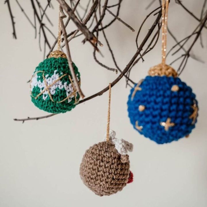 Hoooked DIY Häkelset Weihnachtskugeln Wonderland bei bei bei bei Lieblingsgarn