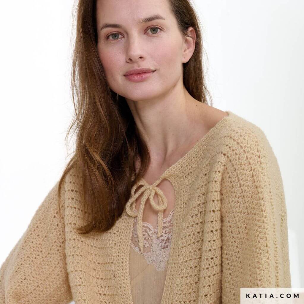 Katia Oversize Pullover mit tiefem Ausschnitt Häkelanleitung - Katia (Heft) bei bei bei bei Lieblingsgarn