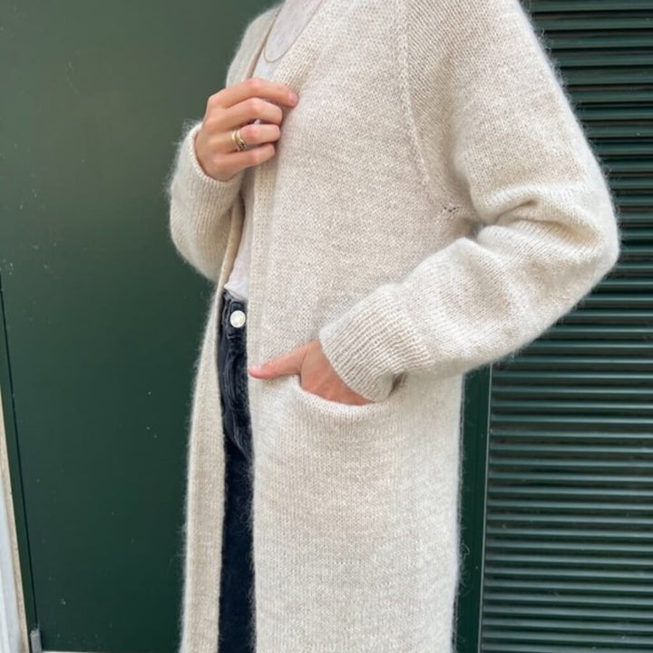 PetiteKnit Pattern Strickjacke Kein Schnickschnack Strickanleitung - PetiteKnit (Heft) bei bei bei bei Lieblingsgarn