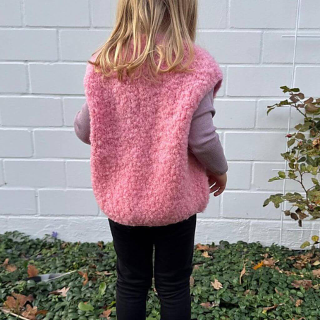 Knitmitjo Pattern Mini Fluffy Fleece Vest Strickanleitung - KnitmitJo (PDF) bei bei bei bei bei bei bei Lieblingsgarn