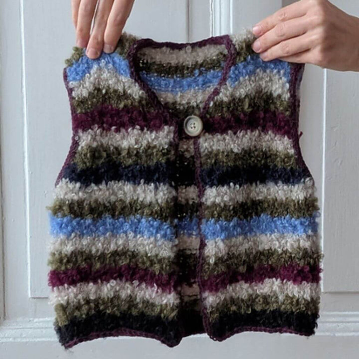 Knitmitjo Pattern Mini Fluffy Fleece Vest Strickanleitung - KnitmitJo (PDF) bei bei bei bei bei bei bei Lieblingsgarn
