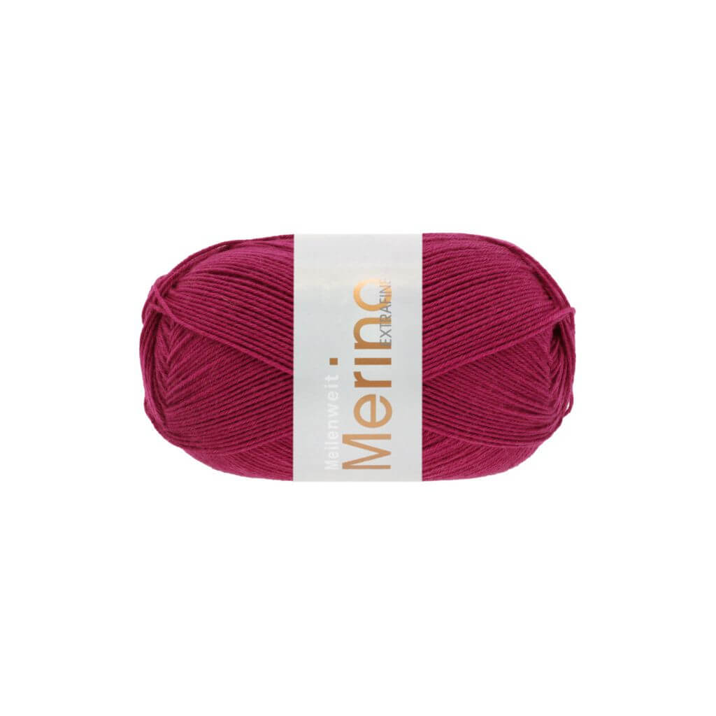 Lana Grossa Meilenweit 100 Merino extrafine, Farbe 2442 Dunkelrot – Merino und Polyamid bei Lieblingsgarn