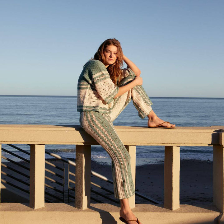 Lana Grossa Pattern Shirt mit grafischem Streifenmuster Häkelanleitung - Lana Grossa (Heft) bei bei bei bei Lieblingsgarn
