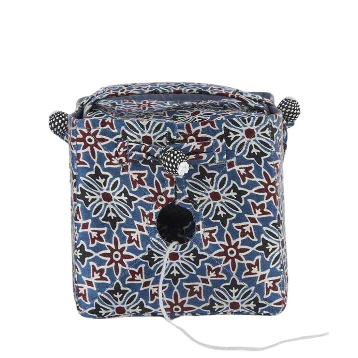 Lantern Moon Knit Out Box Ajrak – Produktansicht bei bei bei bei Lieblingsgarn