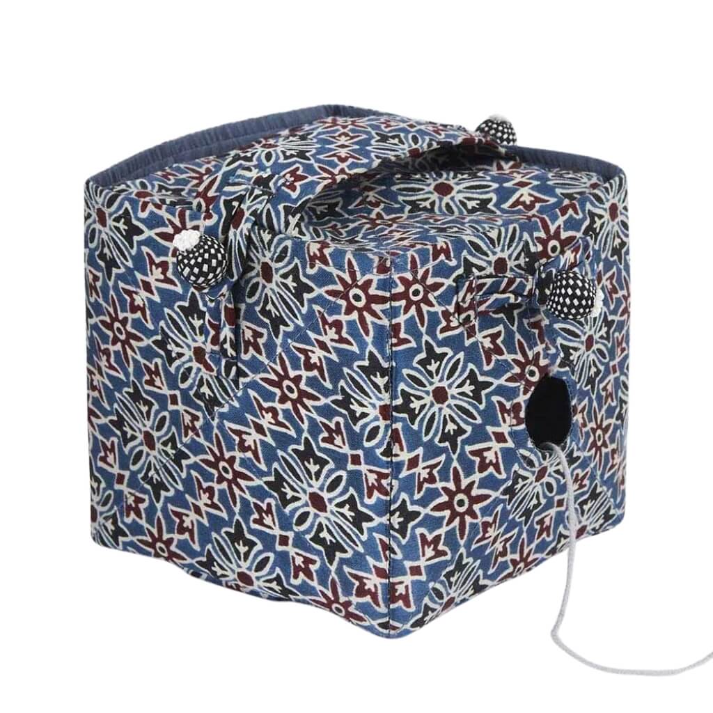 Lantern Moon Knit Out Box Ajrak – Bild 2 von 4 bei bei bei bei Lieblingsgarn