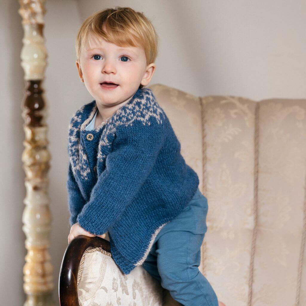 Lopi Pattern Strickjacke Kinder Dagmál Strickanleitung - Lopi (PDF) bei bei bei bei Lieblingsgarn