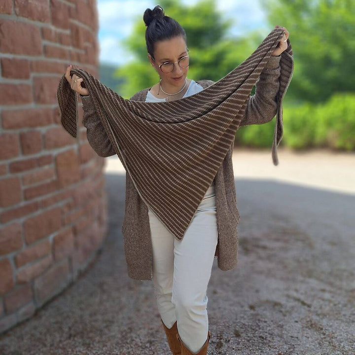 Madame Nadelspiel Pattern Schal Hedi Hug Strickanleitung - Madame Nadelspiel (PDF) bei bei bei bei Lieblingsgarn