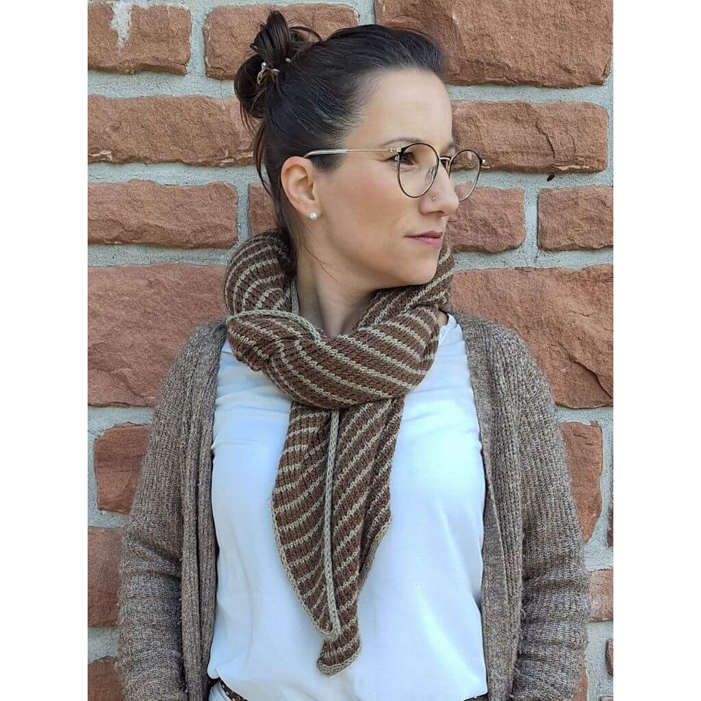 Madame Nadelspiel Pattern Schal Hedi Hug Strickanleitung - Madame Nadelspiel (PDF) bei bei bei bei Lieblingsgarn