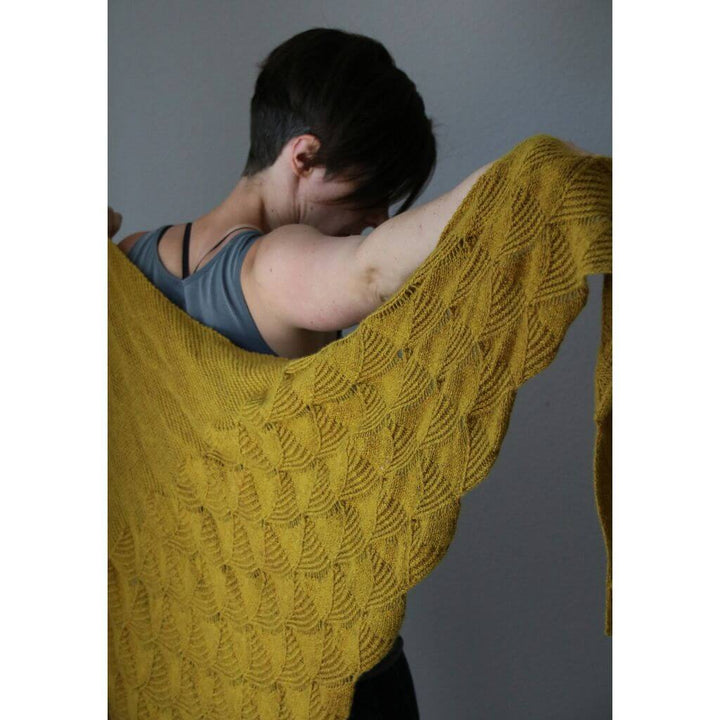 Melanie Berg - Mairlynd Pattern Tuch Kleine Schwester Strickanleitung - Mairlynd (PDF) bei bei bei bei Lieblingsgarn