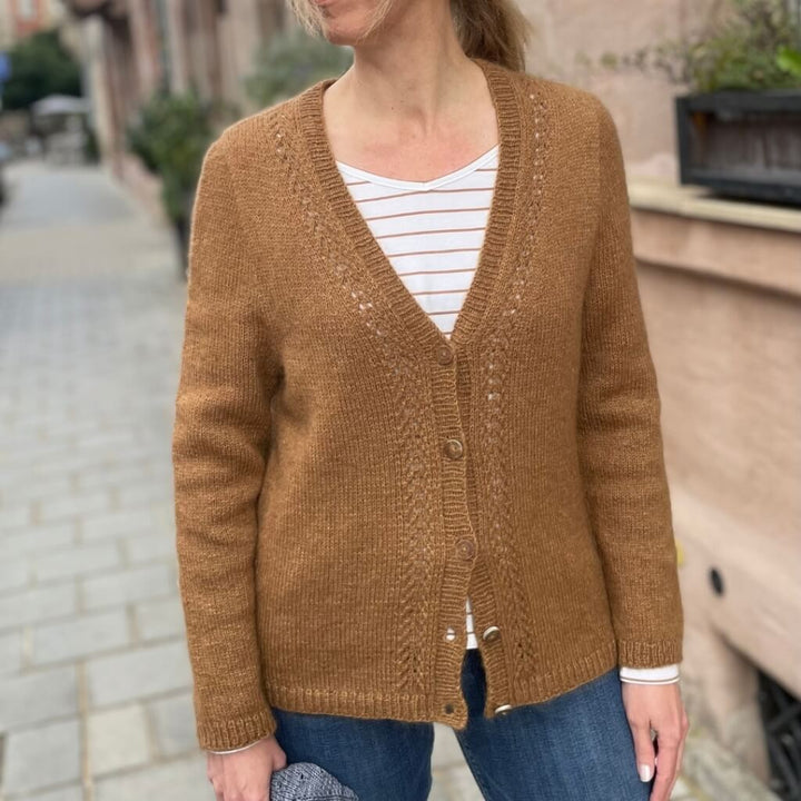 Strickauszeit Mella Cardigan Strickanleitung - Strickauszeit (PDF) bei bei bei bei Lieblingsgarn