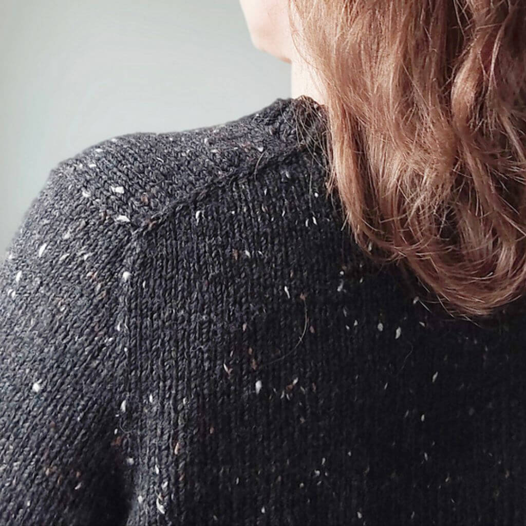 Miene Knits Pattern Pullover Suna Sweater V-Neck Strickanleitung - Miene Knits (PDF) bei bei bei bei Lieblingsgarn