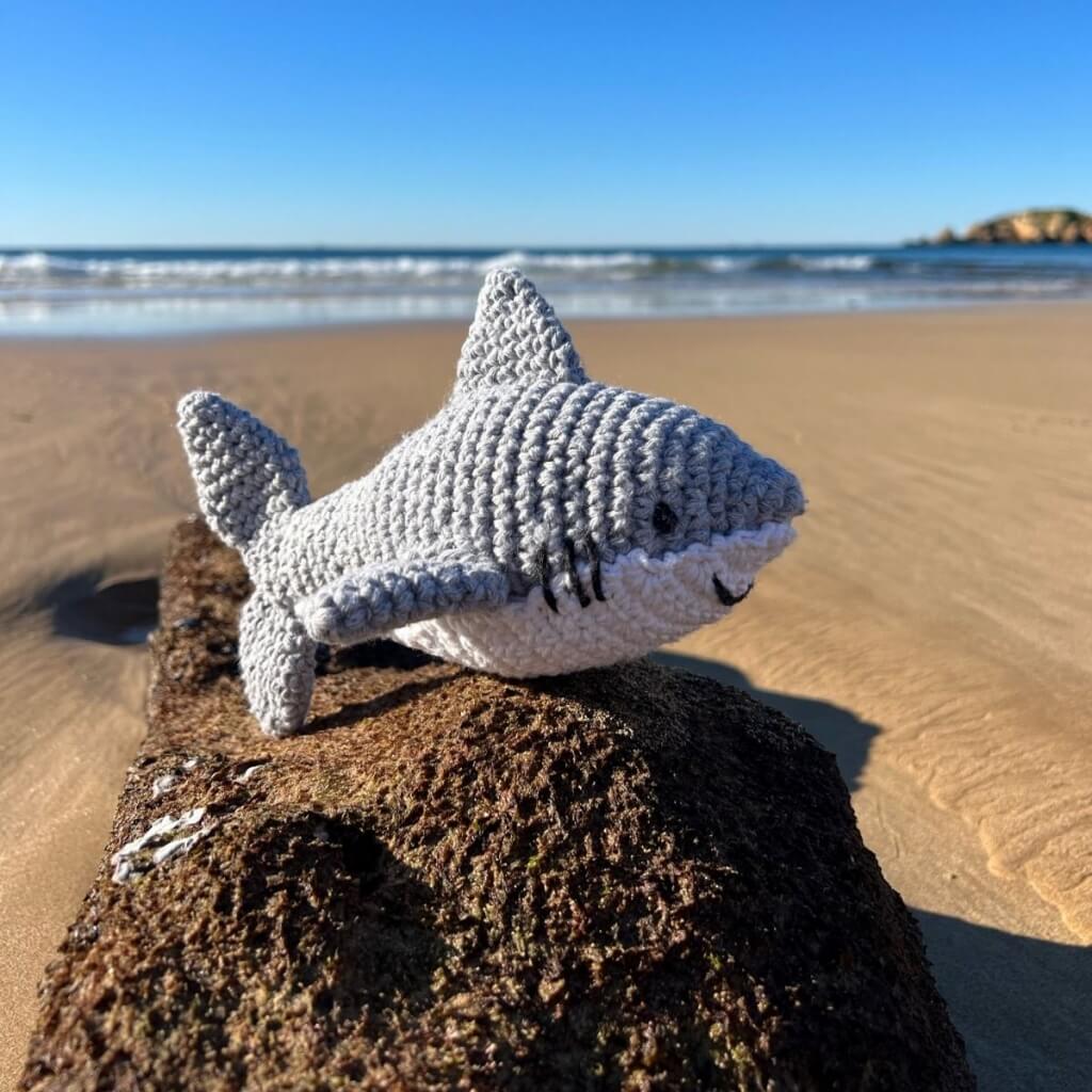 Hoooked DIY Amigurumi Shark Maverick bei bei bei bei Lieblingsgarn