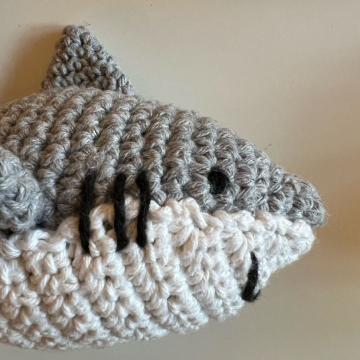 Hoooked DIY Amigurumi Shark Maverick bei bei bei bei Lieblingsgarn