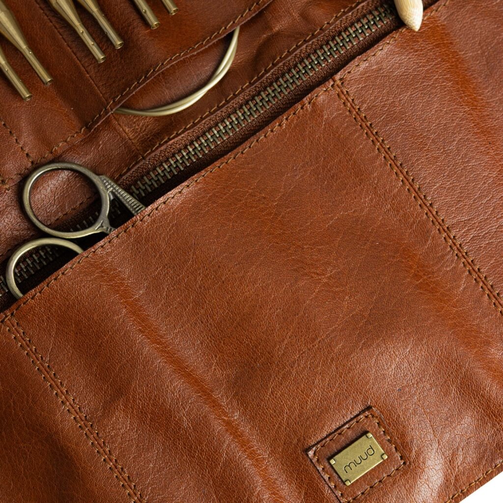muud Stockholm - Ledertasche für Nadelsysteme bei bei bei bei bei bei bei bei Lieblingsgarn