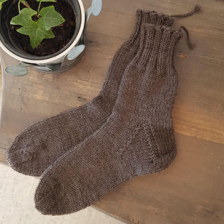 Nadelmelodie Socken Leni Basic Socks Strickanleitung - Nadelmelodie (PDF) bei bei bei bei Lieblingsgarn