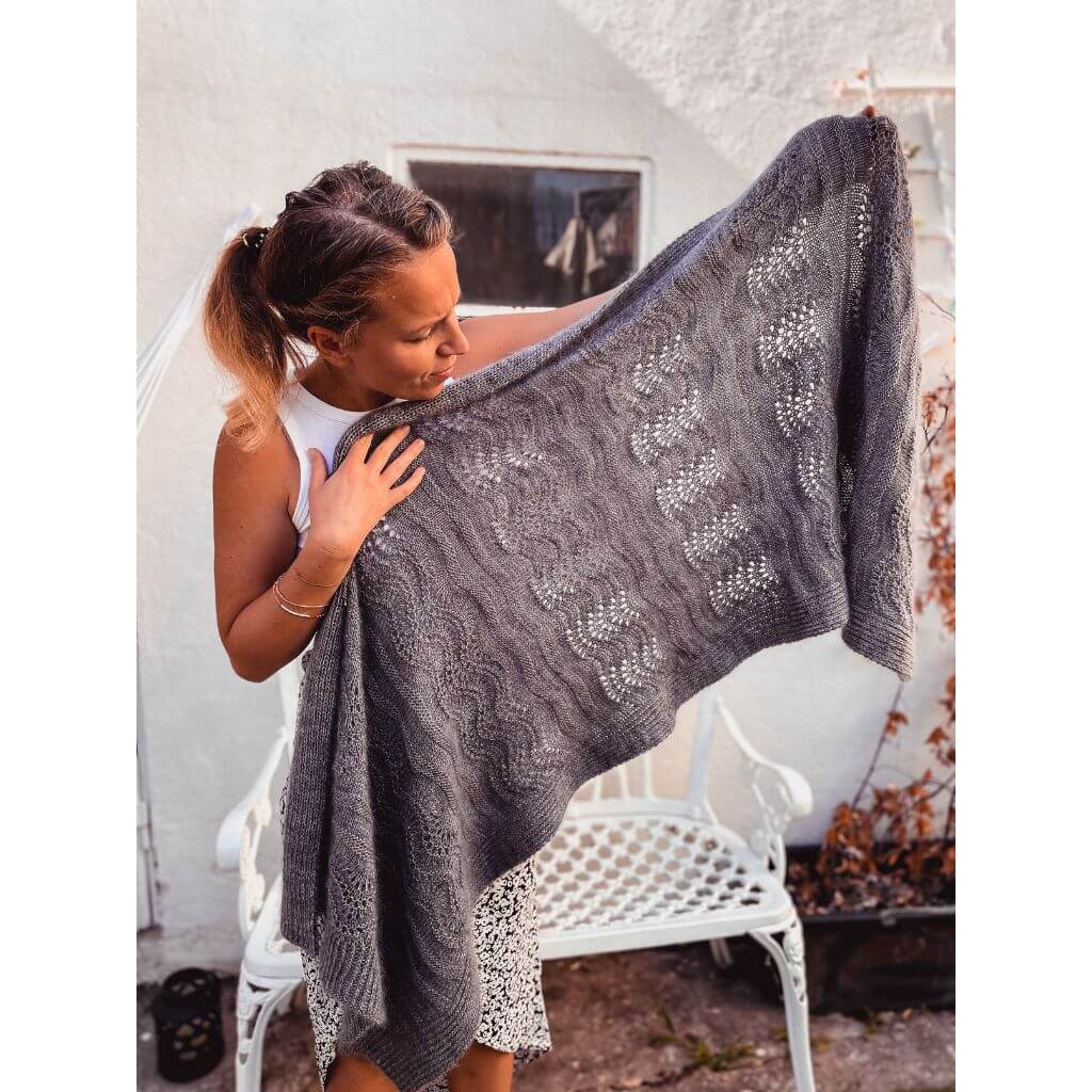 Katharina Lehmann Pattern Schal Not a Poncho Strickanleitung - Rina Lehmann (PDF) bei bei bei bei bei bei bei Lieblingsgarn