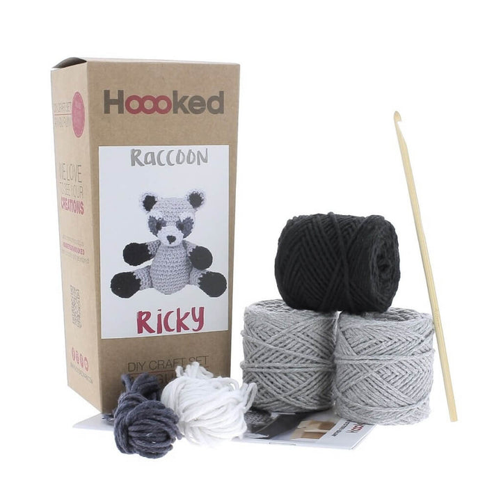 Hoooked Amigurumi Raccoon Ricky Häkelset - Hoooked bei bei bei bei Lieblingsgarn