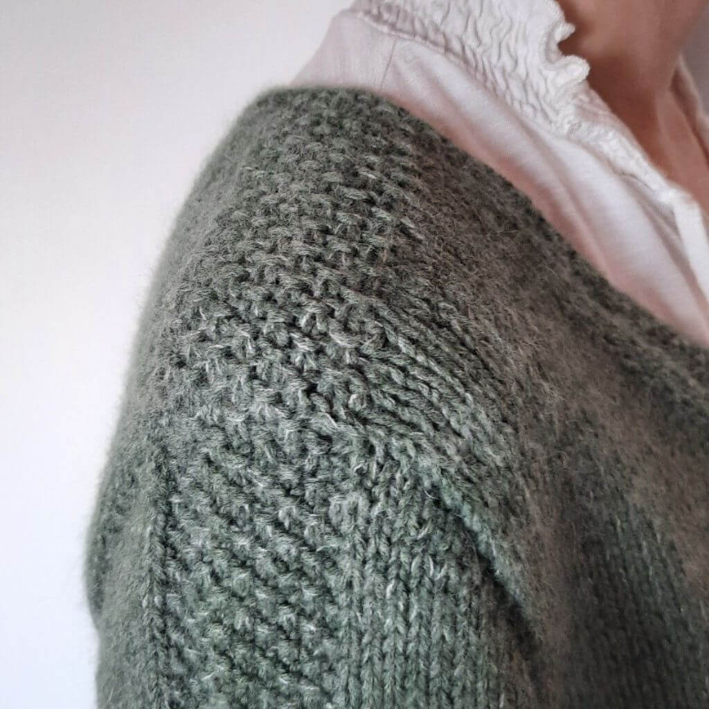 Nadelmelodie Pullover Pearl Sweater Strickanleitung - Nadelmelodie (PDF) bei bei bei bei Lieblingsgarn
