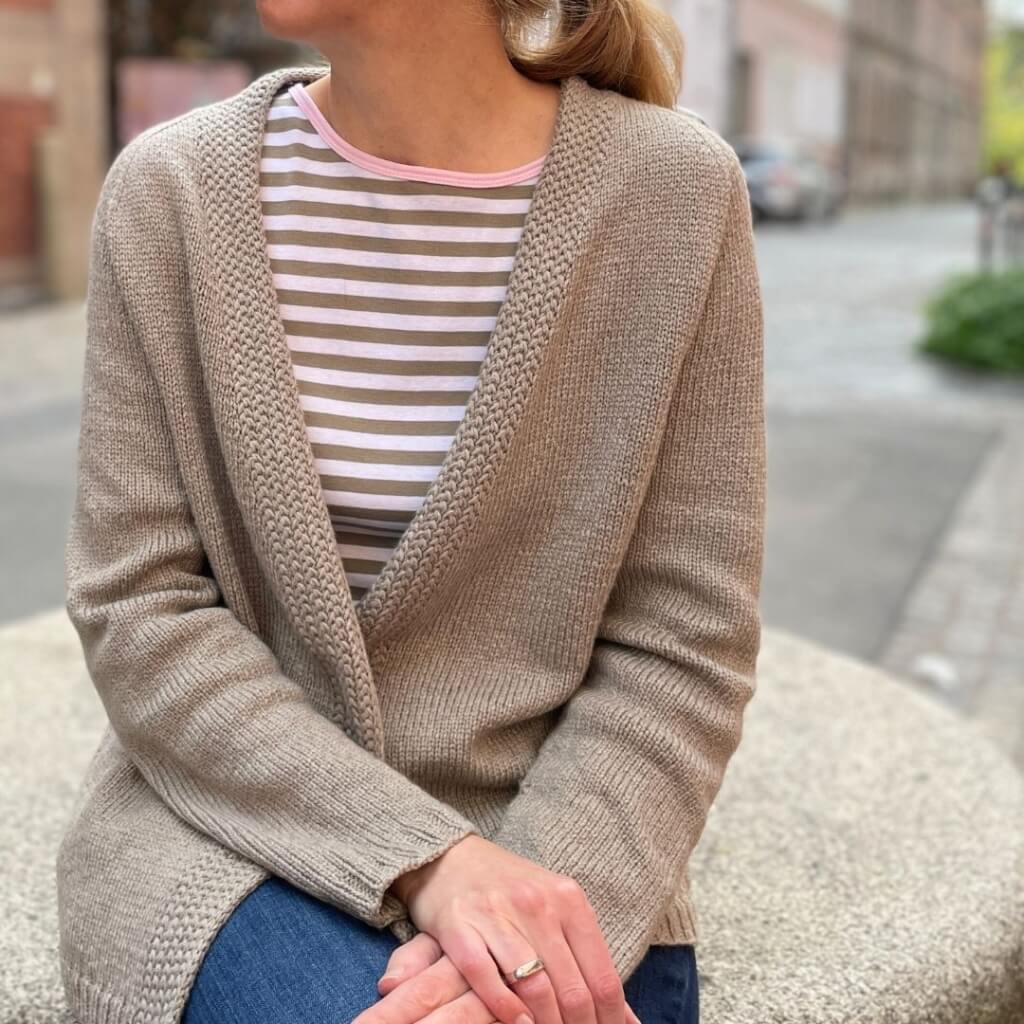 Strickauszeit Penna Cardigan Strickanleitung - Strickauszeit (PDF) bei bei bei bei Lieblingsgarn