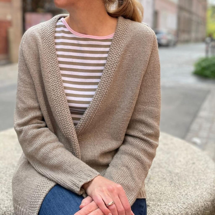 Strickauszeit Penna Cardigan Strickanleitung - Strickauszeit (PDF) bei bei bei bei Lieblingsgarn