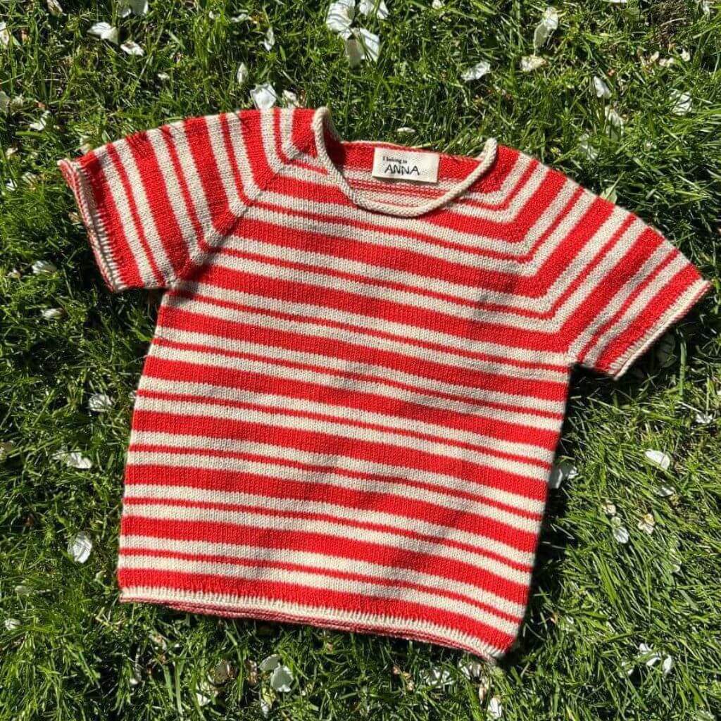 PetiteKnit Pattern Amélie Tee Junior Strickanleitung - PetiteKnit (Heft) bei bei bei bei Lieblingsgarn