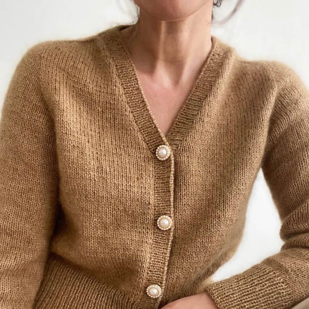 PetiteKnit Pattern Strickjacke April Cardigan Strickanleitung - PetiteKnit (Heft) bei bei bei bei Lieblingsgarn