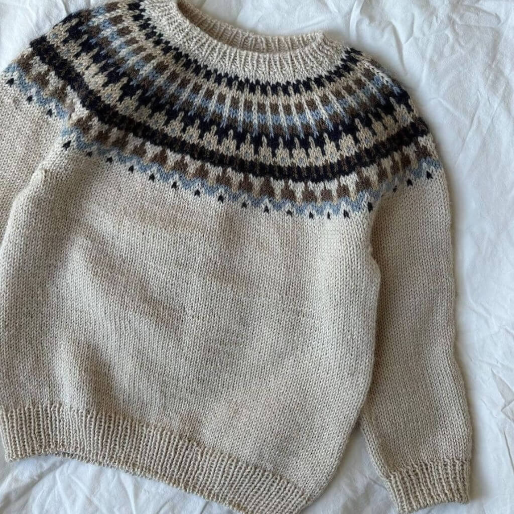 PetiteKnit Pattern Kinderpullover Celeste Sweater Junior Strickanleitung - PetiteKnit (Heft) bei bei bei bei Lieblingsgarn