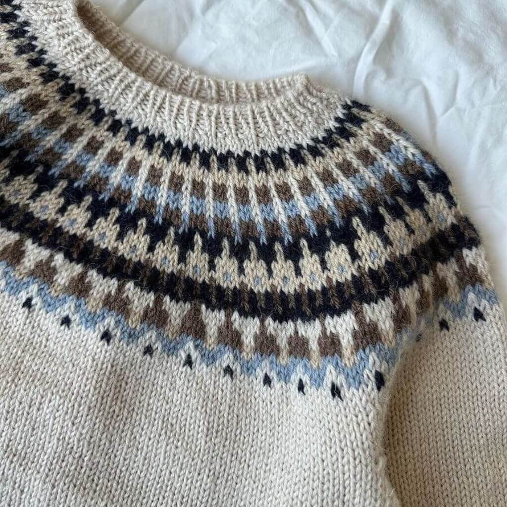PetiteKnit Pattern Kinderpullover Celeste Sweater Junior Strickanleitung - PetiteKnit (Heft) bei bei bei bei Lieblingsgarn