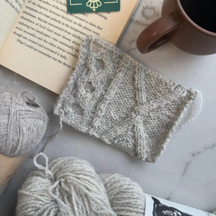 PetiteKnit Dagmar Neck Strickanleitung - PetiteKnit (Heft) bei bei bei bei bei bei bei bei Lieblingsgarn