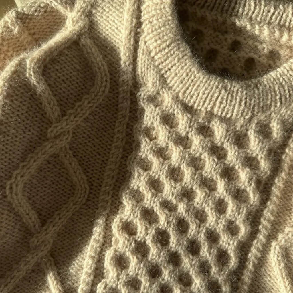 PetiteKnit Pullover Dagmar Sweater Junior Strickanleitung - PetiteKnit (Heft) bei bei bei bei Lieblingsgarn