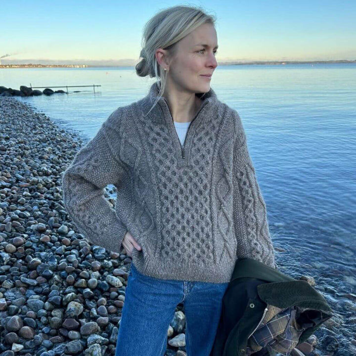 PetiteKnit Pullover Dagmar Zipper Sweater Strickanleitung - PetiteKnit (Heft) bei bei bei bei Lieblingsgarn