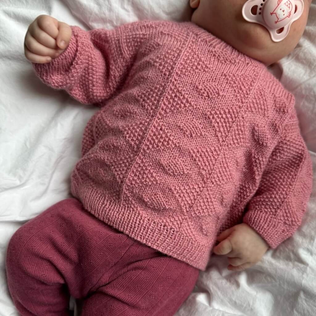 PetiteKnit Pattern Pullover Esther Sweater Baby Strickanleitung - PetiteKnit (Heft) bei bei bei bei Lieblingsgarn