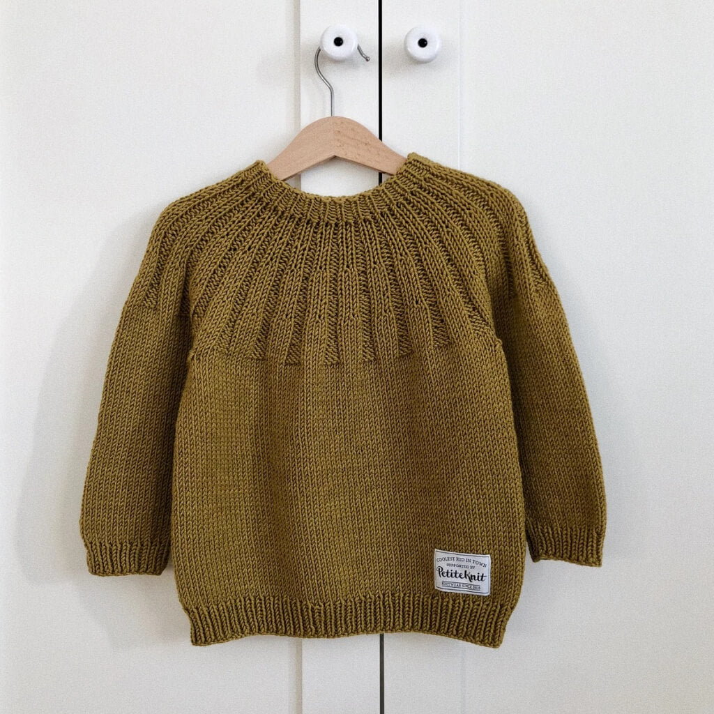 PetiteKnit Pattern Kinder Pullover Haralds Sweater Strickanleitung - PetiteKnit (Heft) bei bei bei bei Lieblingsgarn