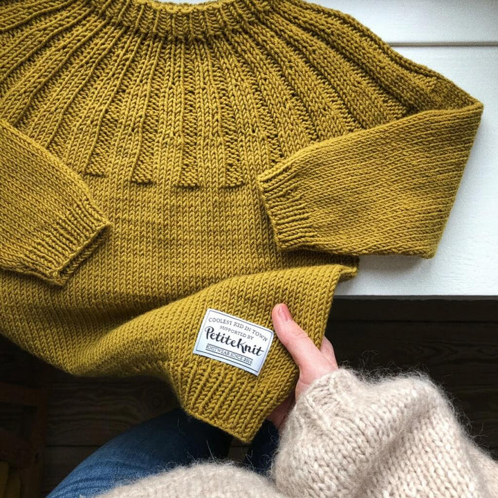 PetiteKnit Pattern Kinder Pullover Haralds Sweater Strickanleitung - PetiteKnit (Heft) bei bei bei bei Lieblingsgarn