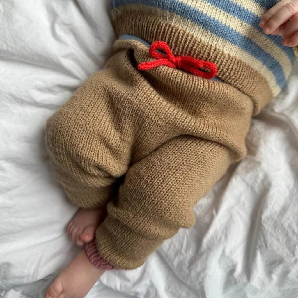 PetiteKnit Pattern Pullover &amp; Hose Holger Baby Set Strickanleitung - PetiteKnit (Heft) bei bei bei bei Lieblingsgarn