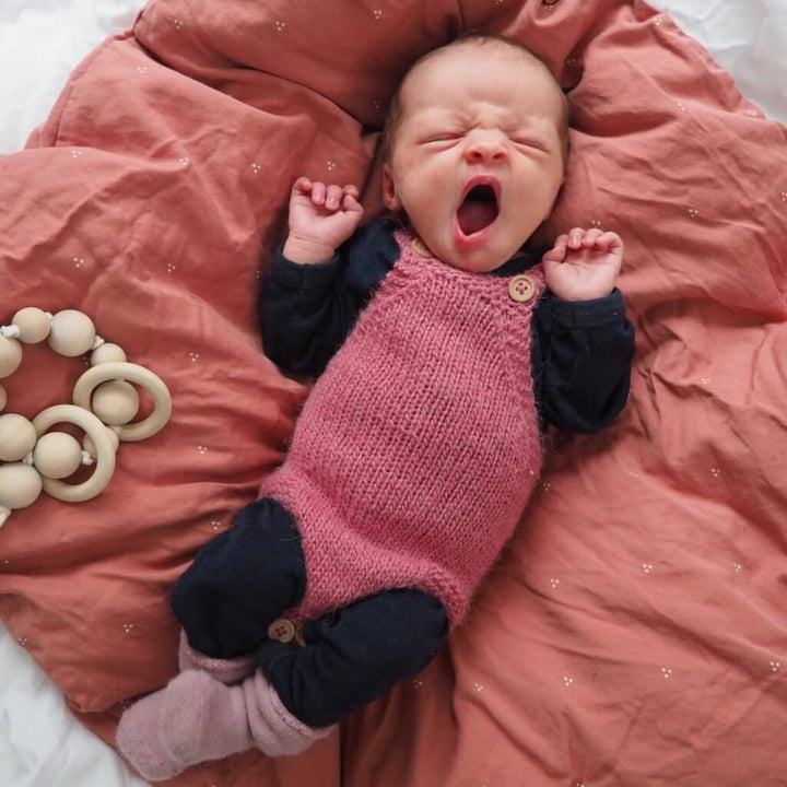PetiteKnit Pattern Strampler Kleiner Bruder Strickanleitung - PetiteKnit (Heft) bei bei bei bei Lieblingsgarn