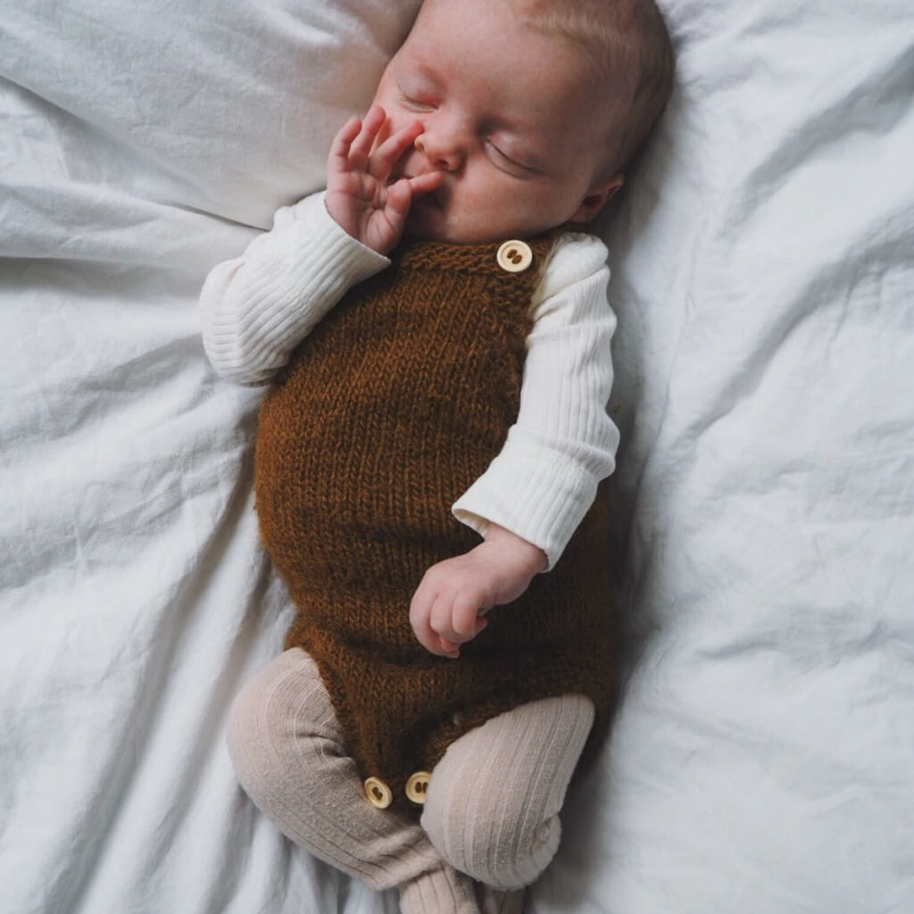 PetiteKnit Pattern Strampler Kleiner Bruder Strickanleitung - PetiteKnit (Heft) bei bei bei bei Lieblingsgarn
