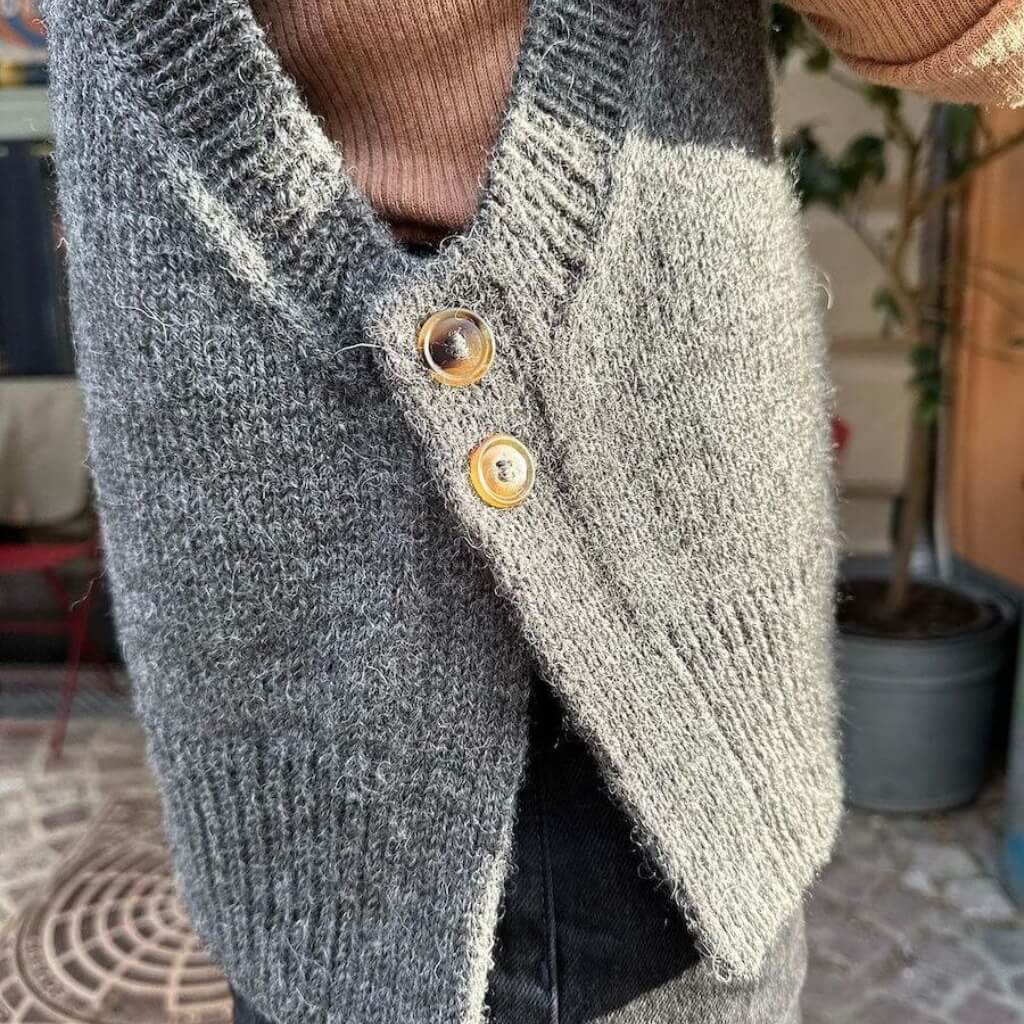 PetiteKnit Pattern Pullunder Lulu Slipover Strickanleitung - PetiteKnit (Heft) bei bei bei bei bei bei bei Lieblingsgarn