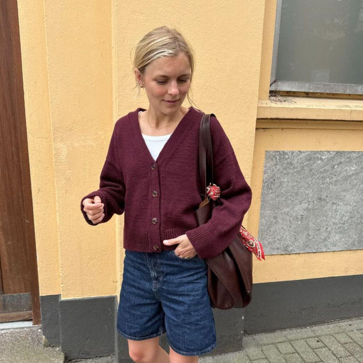 PetiteKnit Scarlet Cardigan Strickanleitung - PetiteKnit (Heft) bei bei bei bei Lieblingsgarn