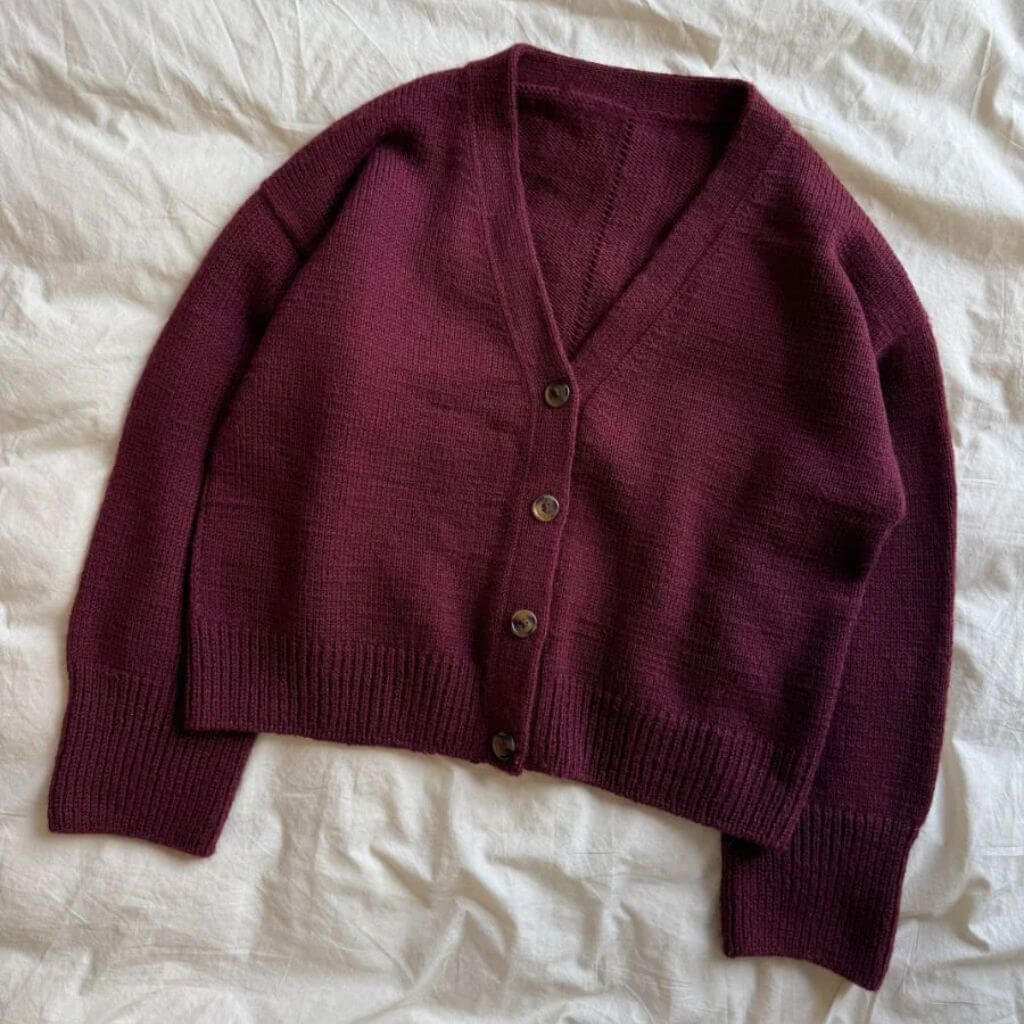 PetiteKnit Scarlet Cardigan Strickanleitung - PetiteKnit (Heft) bei bei bei bei Lieblingsgarn