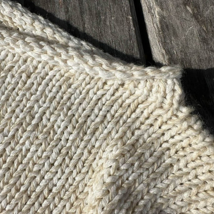 PetiteKnit Pullover Sevilla Blouse Strickanleitung - PetiteKnit (Heft) bei bei bei bei Lieblingsgarn