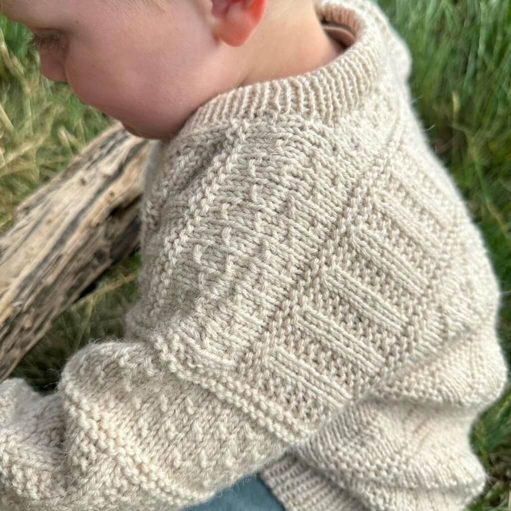 PetiteKnit Pattern Storm Sweater Junior Strickanleitung - PetiteKnit (Heft) bei bei bei bei Lieblingsgarn