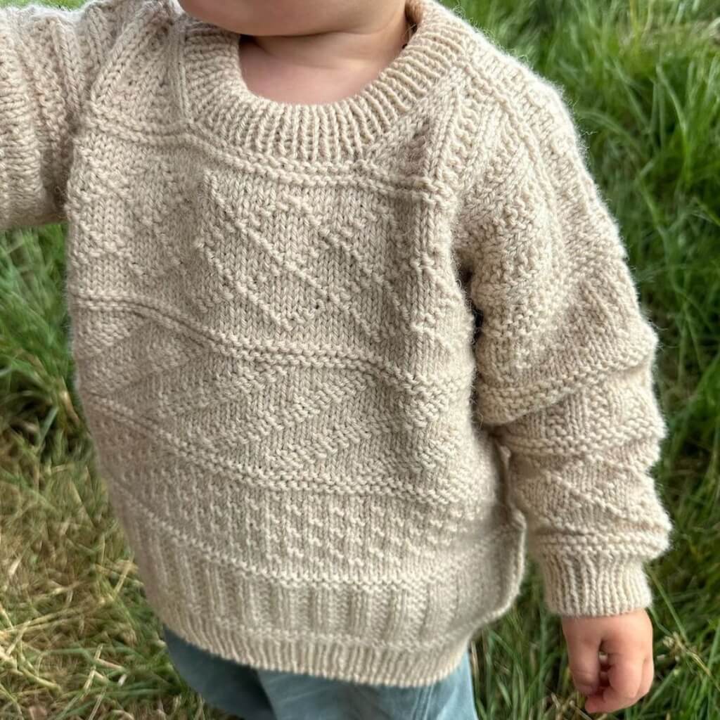 PetiteKnit Pattern Storm Sweater Junior Strickanleitung - PetiteKnit (Heft) bei bei bei bei Lieblingsgarn